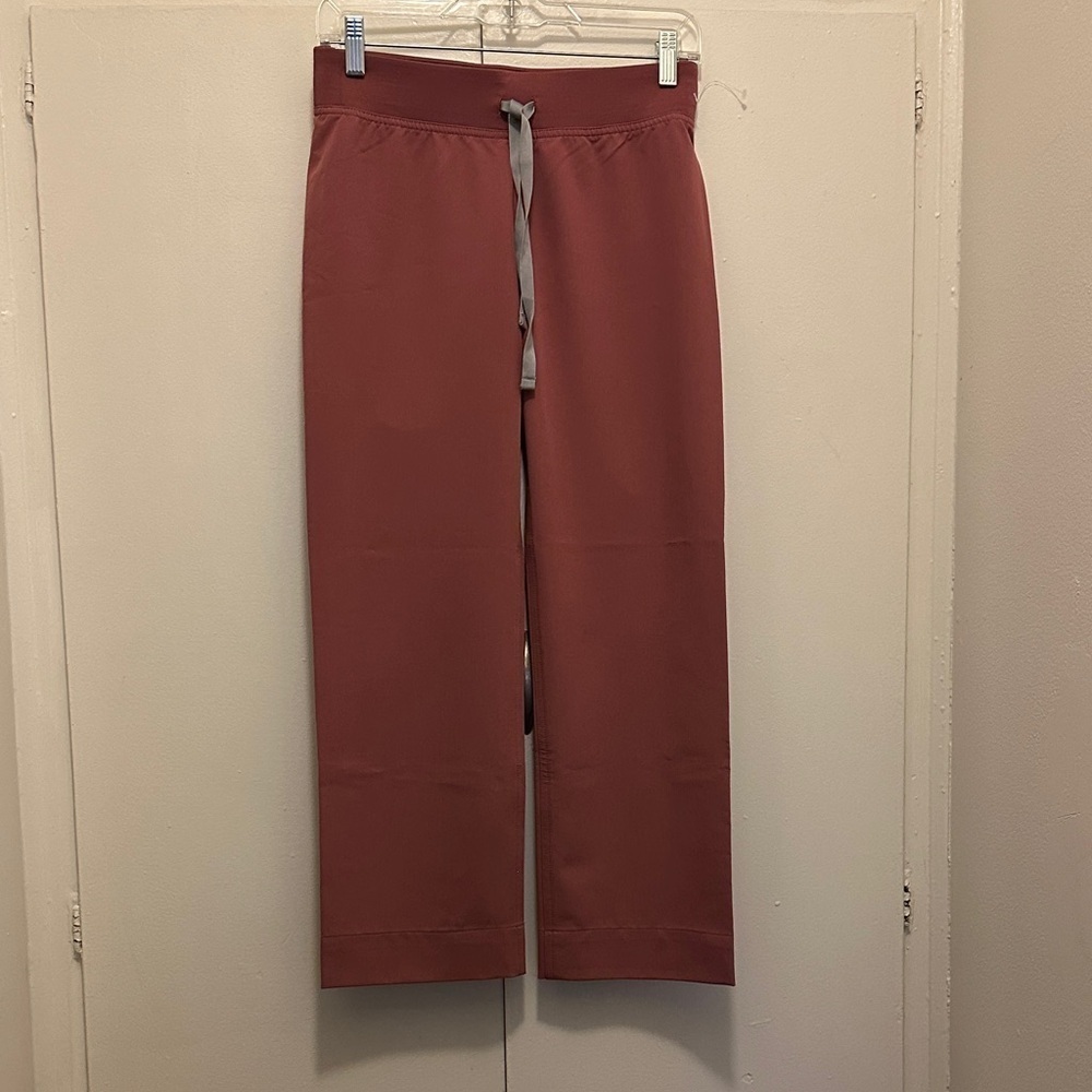 Figs women’s Rust Joggers with Gray Tie
